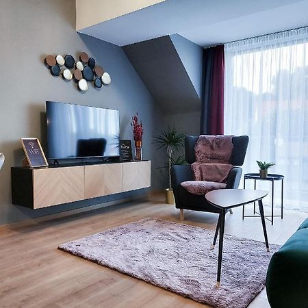 Linden Apartman 107 Glamour (Adults Only) Mosonmagyaróvár Buitenkant foto