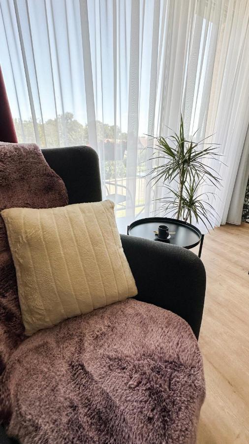 Linden Apartman 107 Glamour (Adults Only) Mosonmagyaróvár Buitenkant foto
