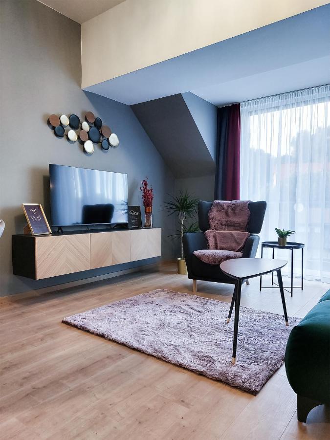 Linden Apartman 107 Glamour (Adults Only) Mosonmagyaróvár Buitenkant foto