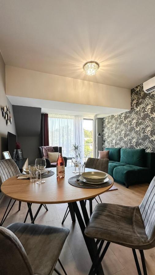 Linden Apartman 107 Glamour (Adults Only) Mosonmagyaróvár Buitenkant foto