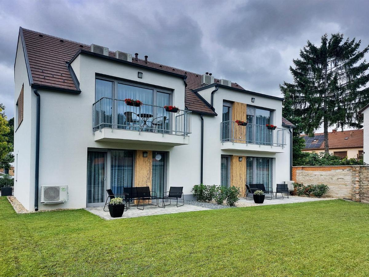 Linden Apartman 107 Glamour (Adults Only) Mosonmagyaróvár Buitenkant foto