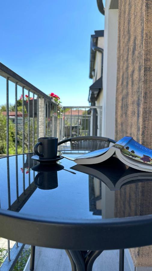 Linden Apartman 107 Glamour (Adults Only) Mosonmagyaróvár Buitenkant foto