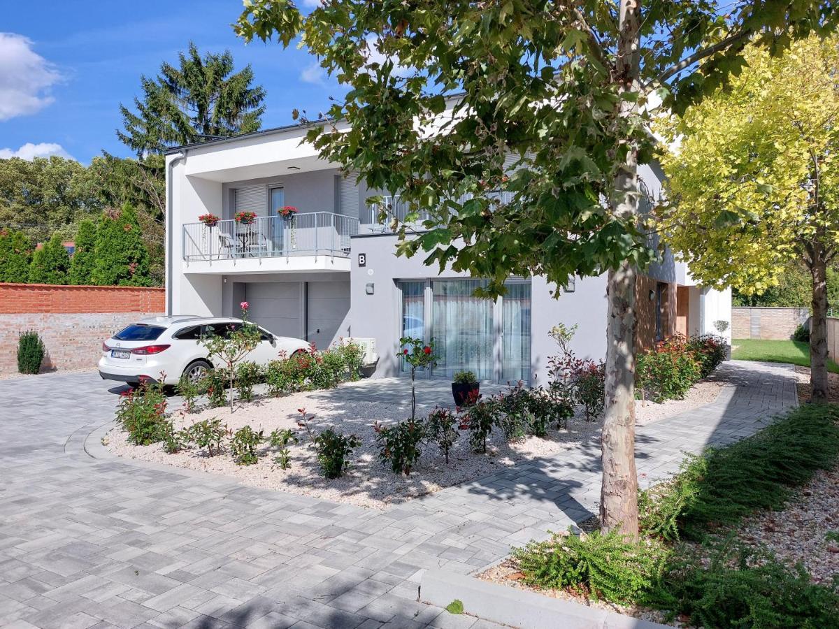 Linden Apartman 107 Glamour (Adults Only) Mosonmagyaróvár Buitenkant foto